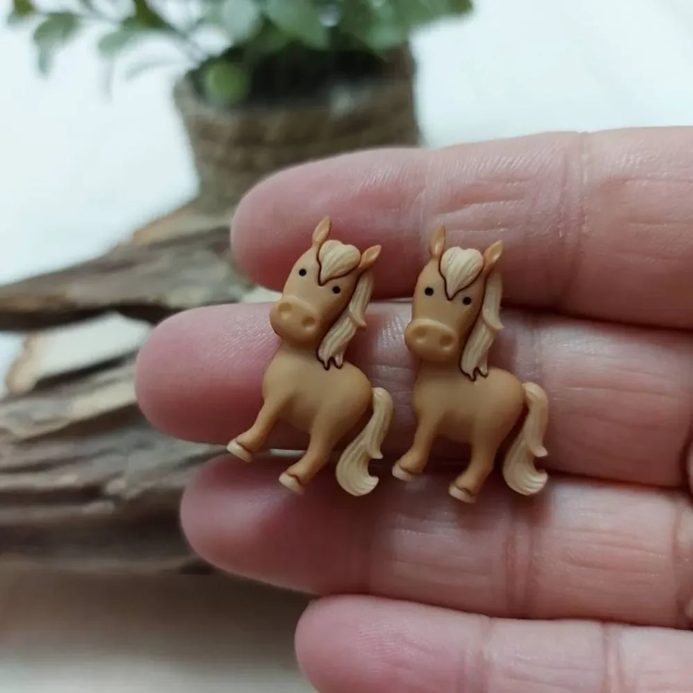 Super cute handmade Horse Earrings - Picture 2 of 3